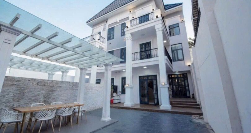 Giá cho thuê nhà Biệt thự 6pn có hồ bơi đường Nguyễn Thị Thập phường Tân Hưng T10/2026