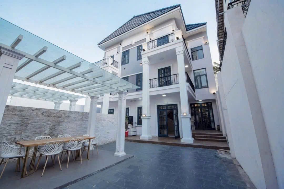 hinh anh nha biet thu cho thue - Giá cho thuê nhà Biệt thự 6pn có hồ bơi đường Nguyễn Thị Thập phường Tân Hưng T10/2026