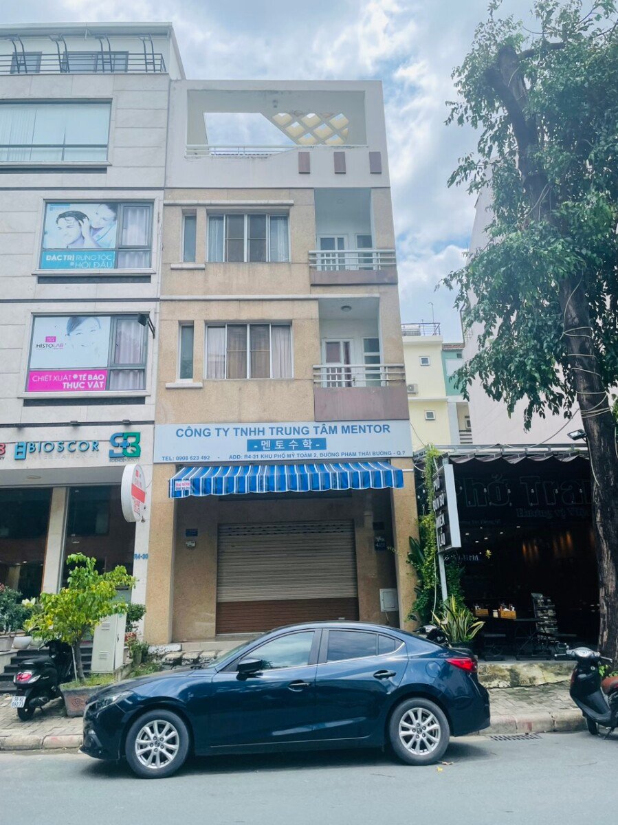 hinh anh nha pho cho thue - Giá cho thuê nhà phố có thang máy đường Phạm Thái Bường Phú Mỹ Hưng T10/2026