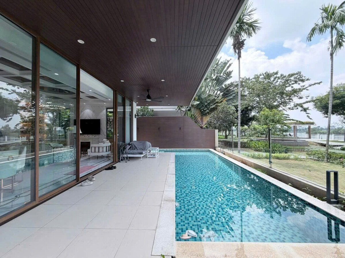ho boi rieng trong nha - Giá mua bán nhà Biệt thự đơn lập kdc Lavila De rio Nhà Bè T10/2026