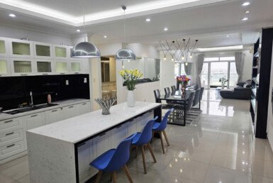 khong gian bep can ho cho thue 385x258 - Cho thu&ecirc; căn hộ chung cư Riverside Residence Ph&uacute; Mỹ Hưng gi&aacute; rẻ