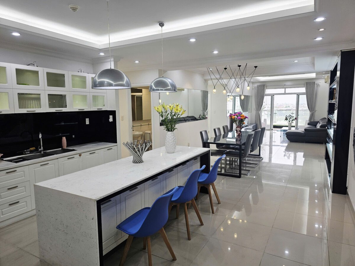 khong gian bep can ho cho thue - Giá cho thuê căn hộ 4pn tòa C chung cư Riverside Residence phường Tân Mỹ T10/2026