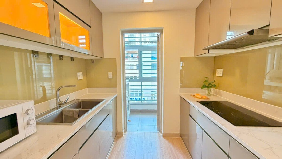 khong gian bep rong rai 8 - Bán căn hộ Duplex 3pn tòa G chung cư Star Hill phường Tân Mỹ giá 14 tỷ