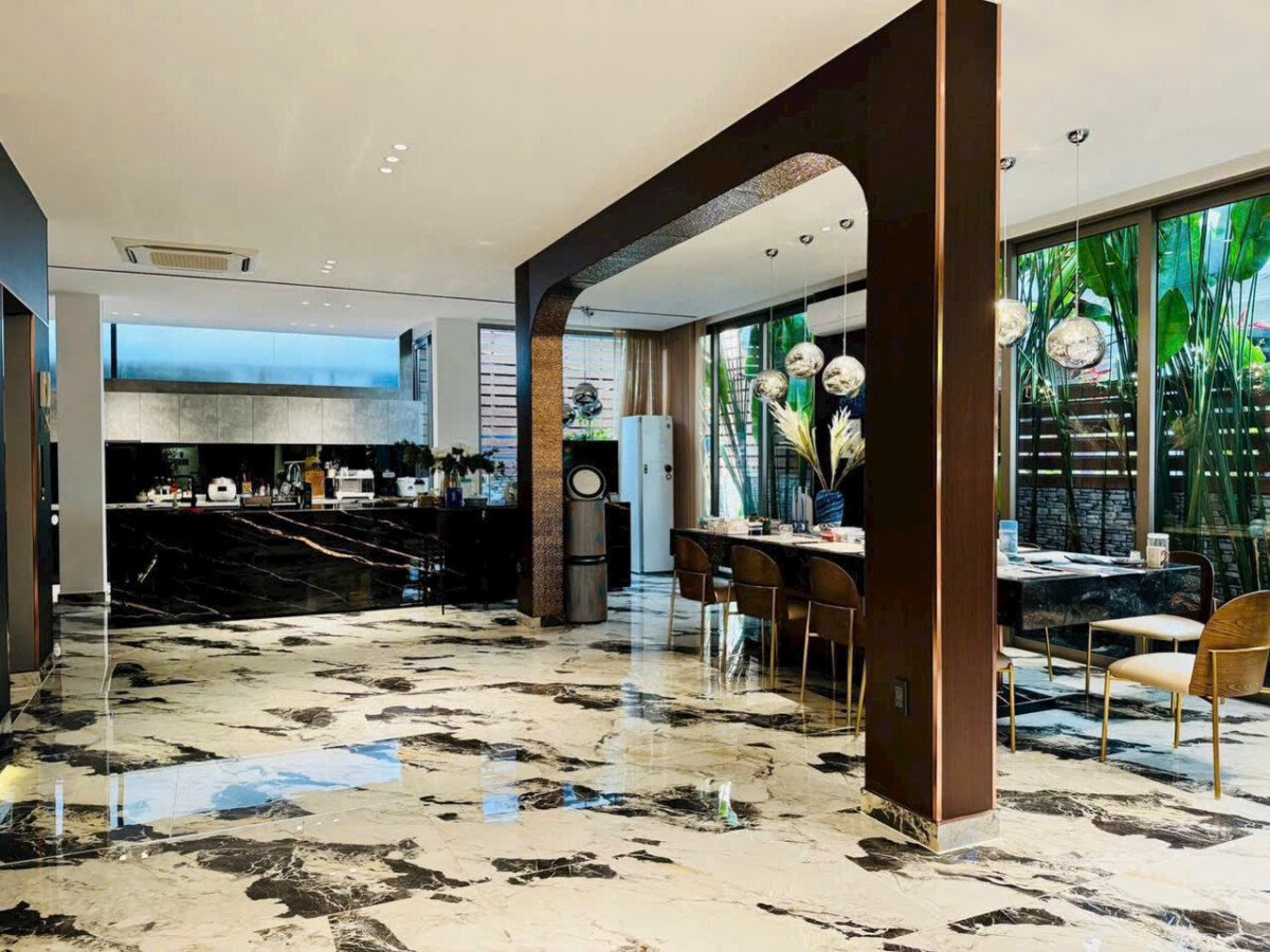 khong gian bep va phong an rong rai - Bán gấp nhà Biệt thự Song lập 4pn đường Nội khu Mỹ Gia Phú Mỹ Hưng giá 76 tỷ