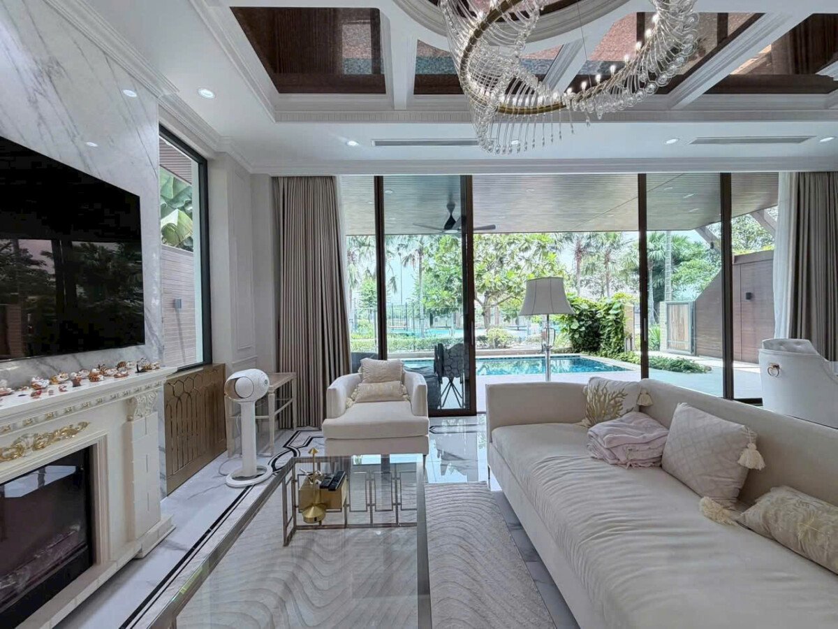 khong gian phong khach hien dai - Giá mua bán nhà Biệt thự đơn lập kdc Lavila De rio Nhà Bè T10/2026