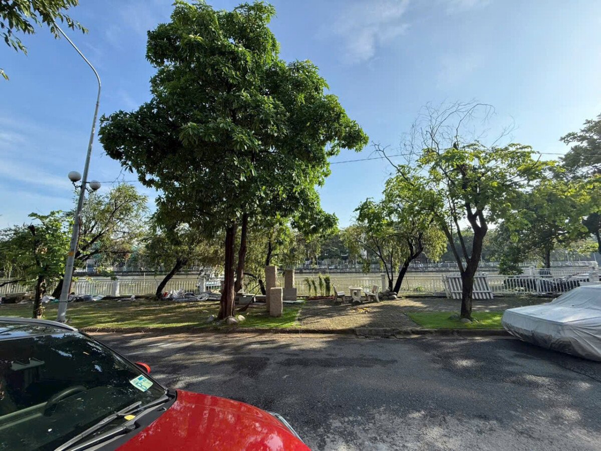 nha biet thu ban lien ke cong vien - Giá mua bán nhà Biệt thự 4pn nội khu Nam Phú Villas phường Tân Thuận t10/2026