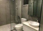 nha-co-2-toilet-nhu-hinh
