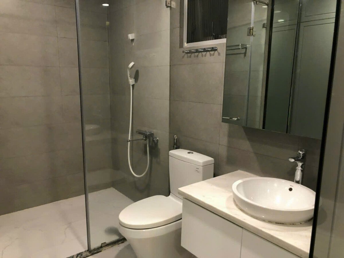 nha co 2 toilet nhu hinh 1 - Bán gấp căn hộ 3pn tòa A chung cư Scenic Valley 1 phường Tân Mỹ giá 11,8 tỷ