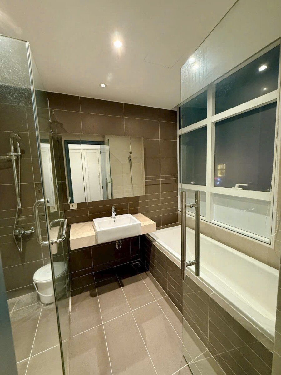 nha co 2wc hoan thien - Bán căn hộ 3pn chung cư Sunrise City South giá 7,8 tỷ