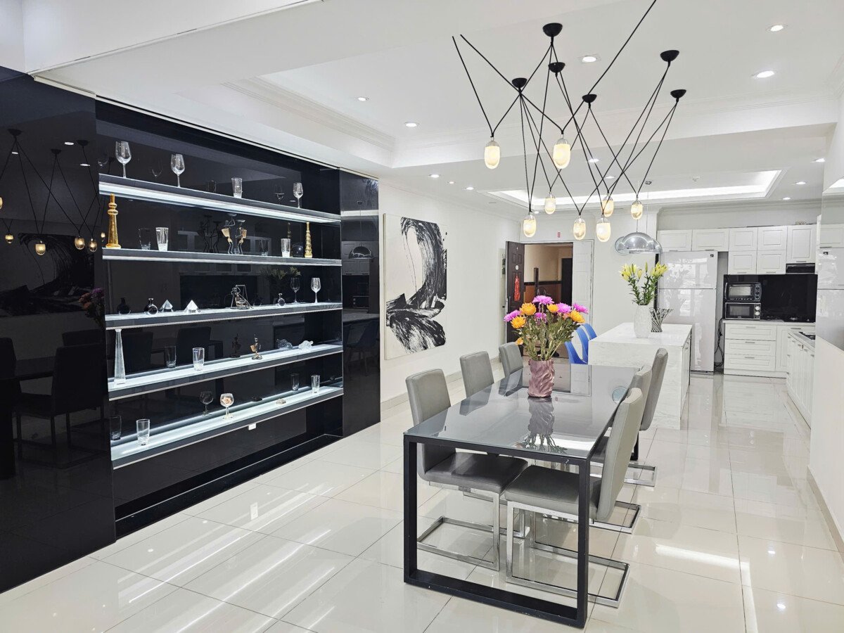 phong an sang trong - Giá mua bán căn hộ 4pn tòa C chung cư Riverside Residence phường Tân Mỹ T10/2026