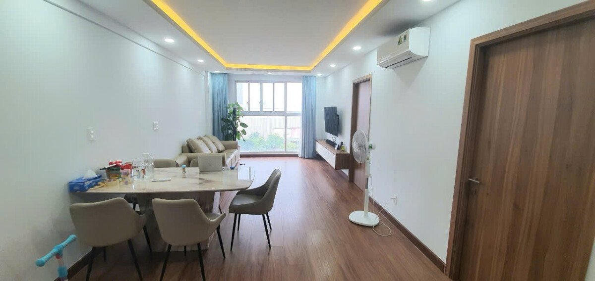 phong khach can ho ban 13 - Bán căn hộ 2pn tòa A chung cư Scenic Valley 2 giá 7 tỷ