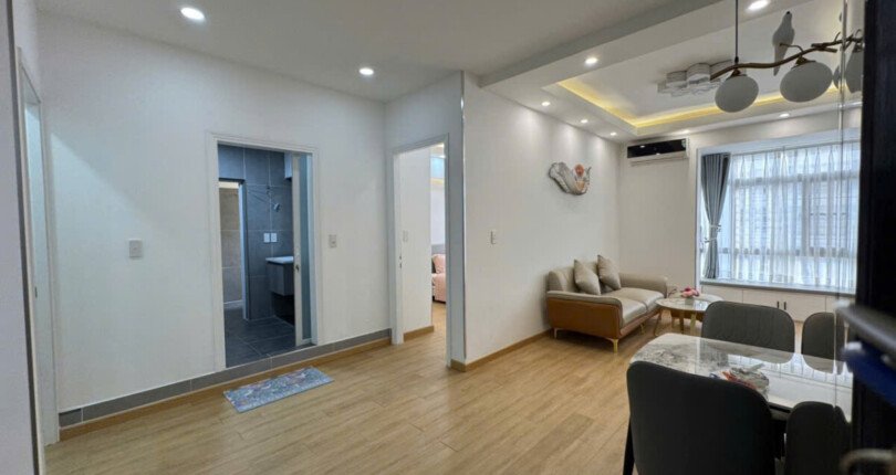 Bán gấp căn hộ 71m2, chung cư Sky Garden 2, giá 3.9 tỷ, nhà đang có hợp đồng thuê 15tr/tháng.