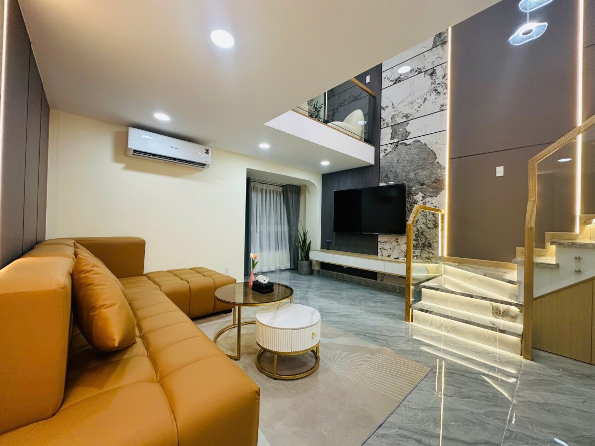 phong khach can ho cho thue 2 - Cho thuê căn hộ Duplex Sky Garden 1, 05pn, giá 48tr/tháng, nội thất đầy đủ, xem nhà dễ.