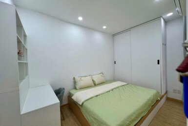 Bán gấp căn hộ 71m2, chung cư Sky Garden 2, giá 4.050 tỷ, nhà đang có hợp đồng thuê 15tr/tháng.