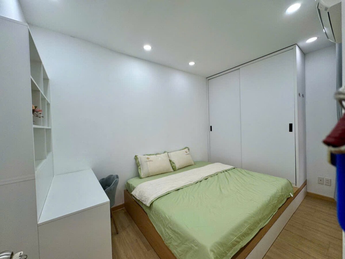 phong ngu can ho ban 5 - Bán gấp căn hộ 71m2, chung cư Sky Garden 2, giá 3.9 tỷ, nhà đang có hợp đồng thuê 15tr/tháng.