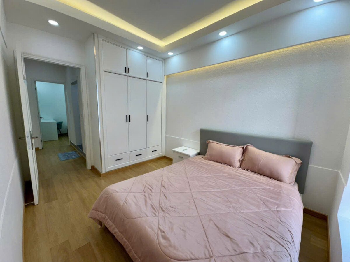 phong ngu can ho can ban 5 - Bán gấp căn hộ 71m2, chung cư Sky Garden 2, giá 3.9 tỷ, nhà đang có hợp đồng thuê 15tr/tháng.