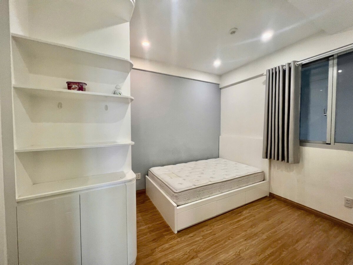 phong ngu can ho cho thue 7 - Cho thuê căn hộ 80m2, chung cư Scenic Valley 1, giá 20tr/tháng, đầy đủ nội thất.