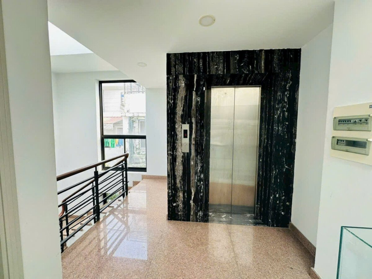 thang may trong nha ban - Giá mua bán tòa nhà văn phòng kdc Phú Mỹ Vạn Phát Hưng phường Tân Mỹ T10/2026