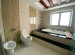 toilet-hoan-thien-day-du-thiet-bi