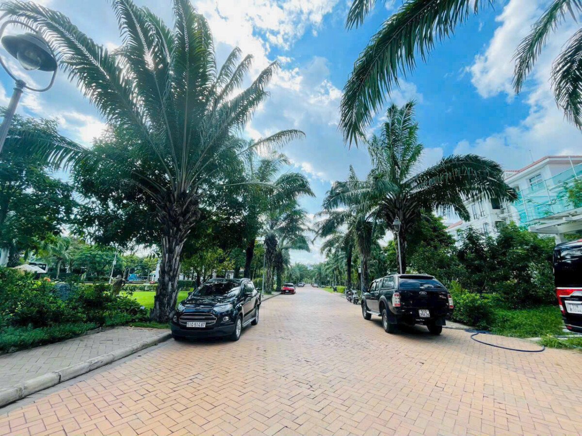 vi tri biet thu mat duong noi khu chateau - Bán Biệt thự Chateau Phú Mỹ Hưng, diện tích 195m2, giá 79 tỷ