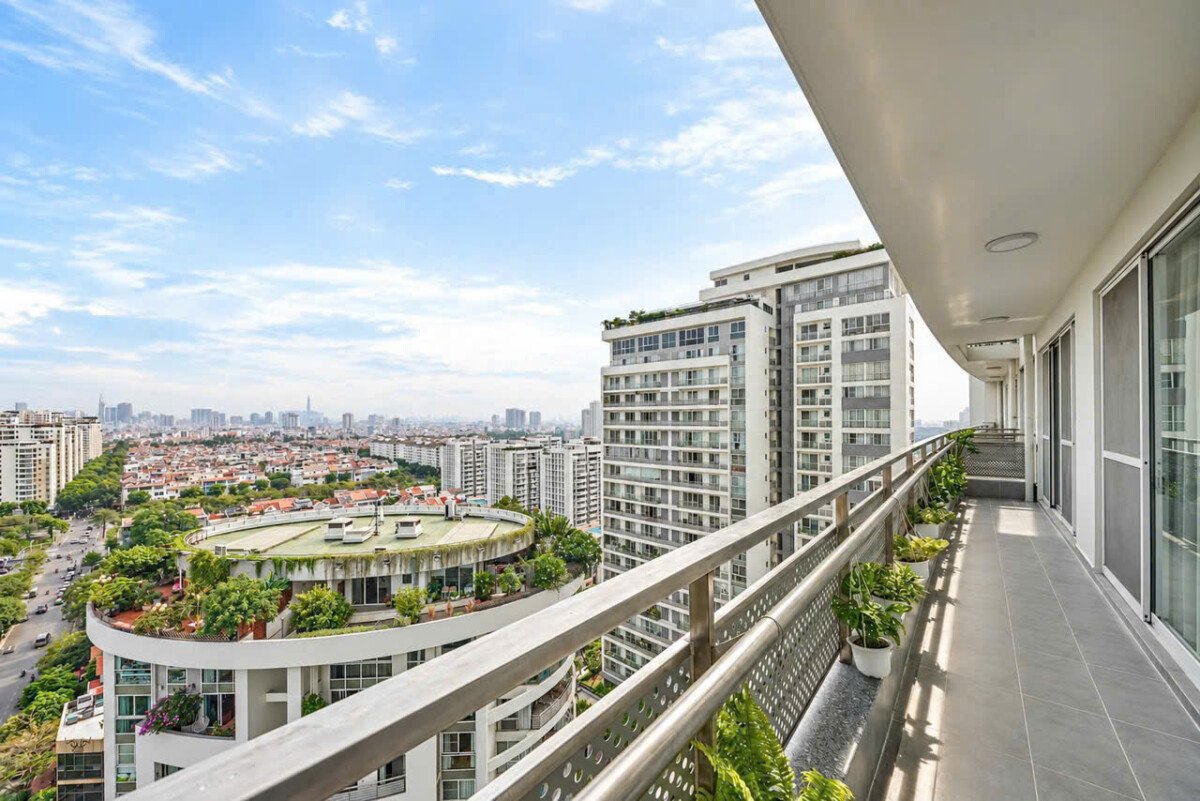 view balcony can ho - Bán căn hộ 3pn chung cư Riverpark Residence, nhà đẹp, giá 16,6 tỷ